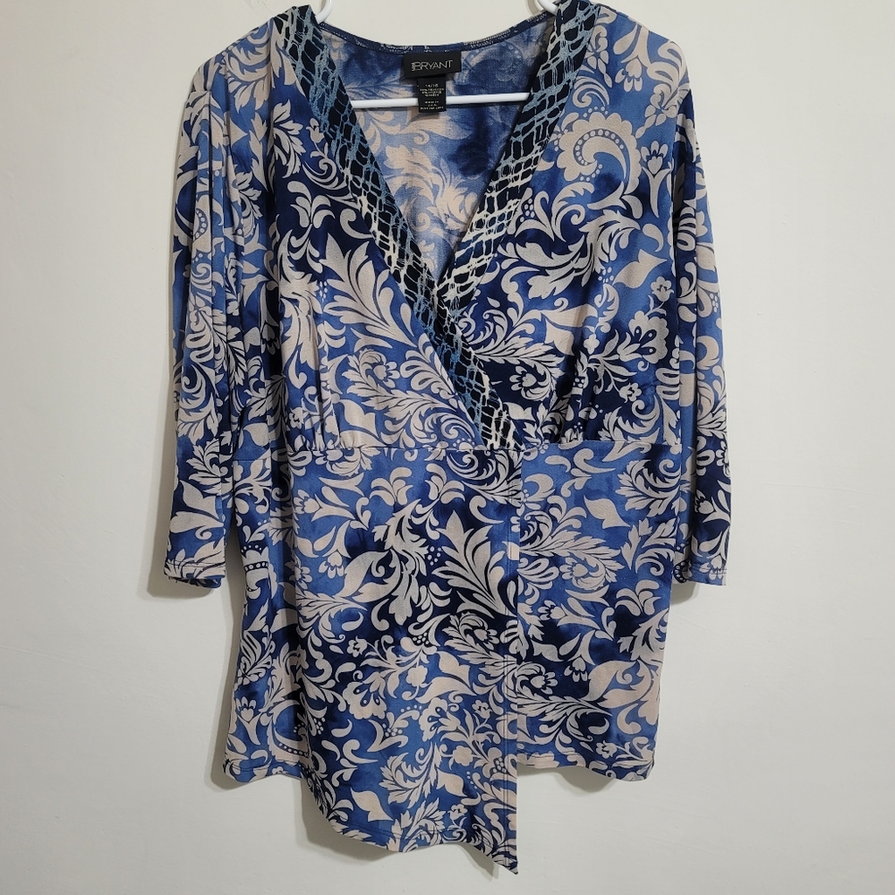 LANE BRYANT BLUE AND CREAM FLORAL WOMEN'S BLOUSE SIZE 14/16 OFFICE AND B…